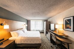  - Holiday Inn North Airport Newark - I-78, Exit 58B