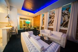  - Saint Hotel New Orleans