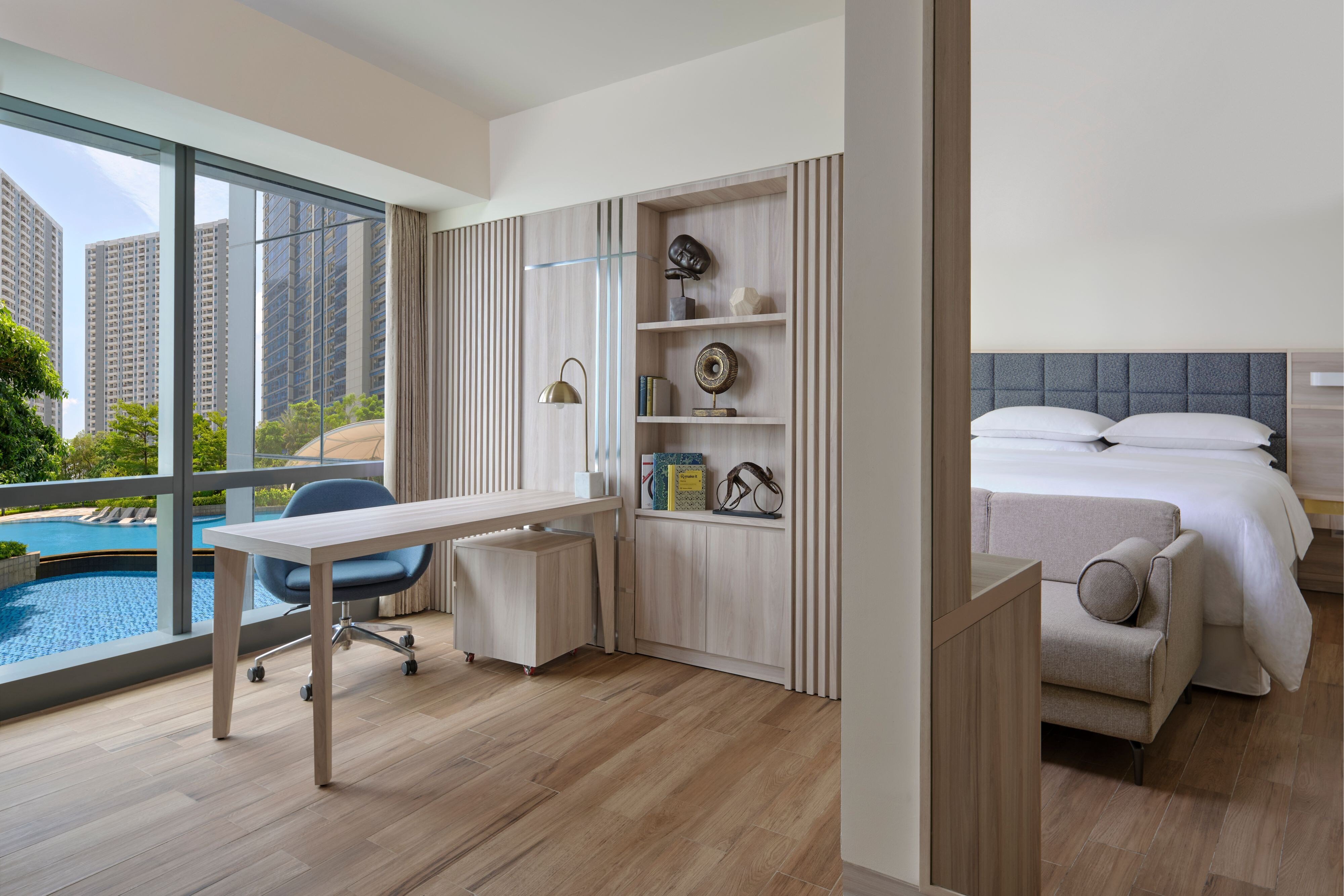 Four Points by Sheraton Surabaya Pakuwon Indah-guestroom-Business Deluxe.jpg