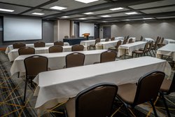  - Holiday Inn & Suites Beckley - I-64 & I-77, Exit 44