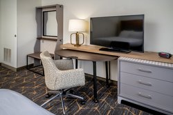  - Holiday Inn & Suites Beckley - I-64 & I-77, Exit 44