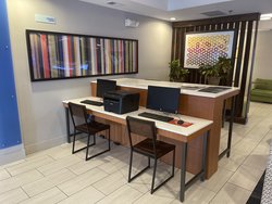  - Holiday Inn Express & Suites Shelbyville - I-74, Exit 113