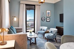  - Citizen Hotel Sacramento - I-5, Exit 519B