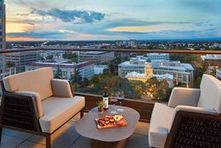  - Citizen Hotel Sacramento - I-5, Exit 519B