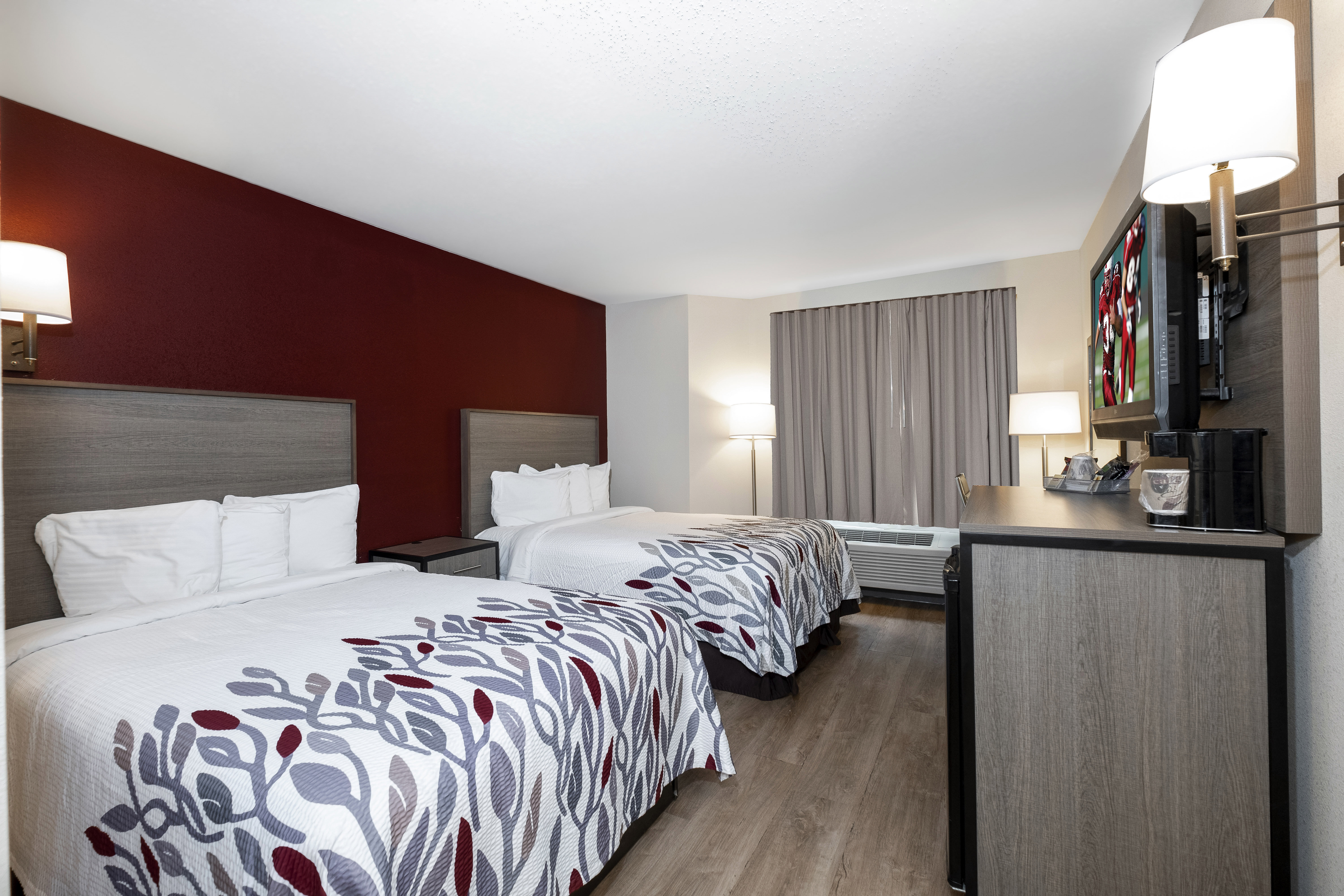 RED ROOF CLIFTON PARK-guestroom-Deluxe 2 Full Beds 1.jpg