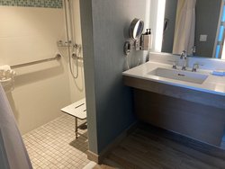  - Crowne Plaza Hotel Ventura Beach