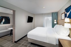  - Staybridge Suites Expo Center Louisville - I-65, Exit 132