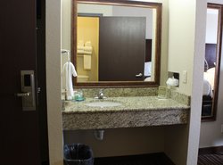  - Cobblestone Inn & Suites Oak Ridge Denison