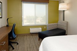  - Holiday Inn Express & Suites Fresno