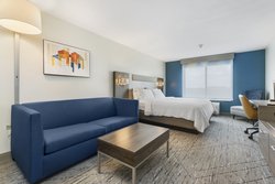  - Holiday Inn Express & Suites Peru - I-80, Exit 75