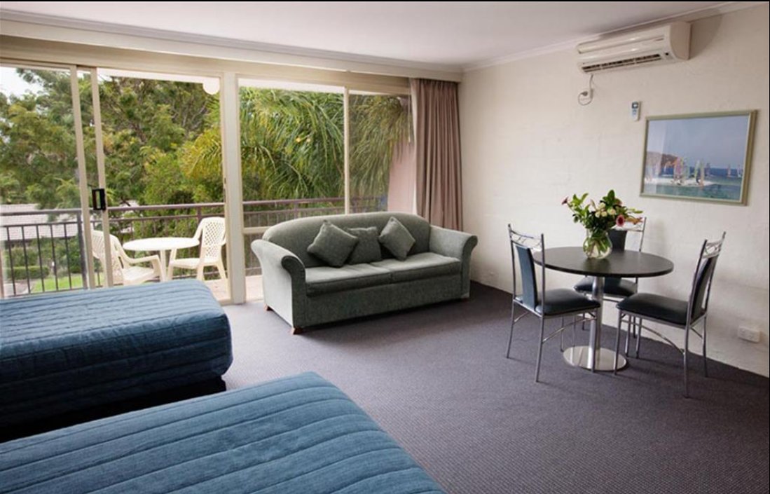 FAIRWAY MOTOR INN PAMBULA-guestroom-Guest Room.jpg