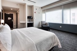  - Holiday Inn Express Downtown Kansas City - I-70, Exits 2J & 2K