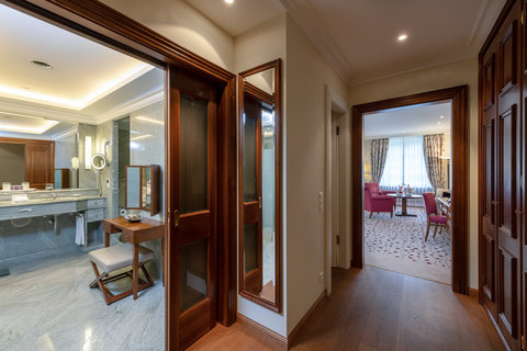 SUVRETTA HOUSE - Photo 113