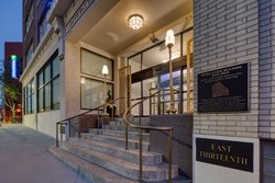  - Holiday Inn Express Downtown Kansas City - I-70, Exits 2J & 2K