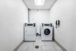  - Holiday Inn Express Campus Area Flint - I-475, Exit 8A