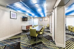  - Holiday Inn Express Campus Area Flint - I-475, Exit 8A