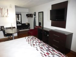  - Red Roof Inn Florissant - I-270, Exit 26B