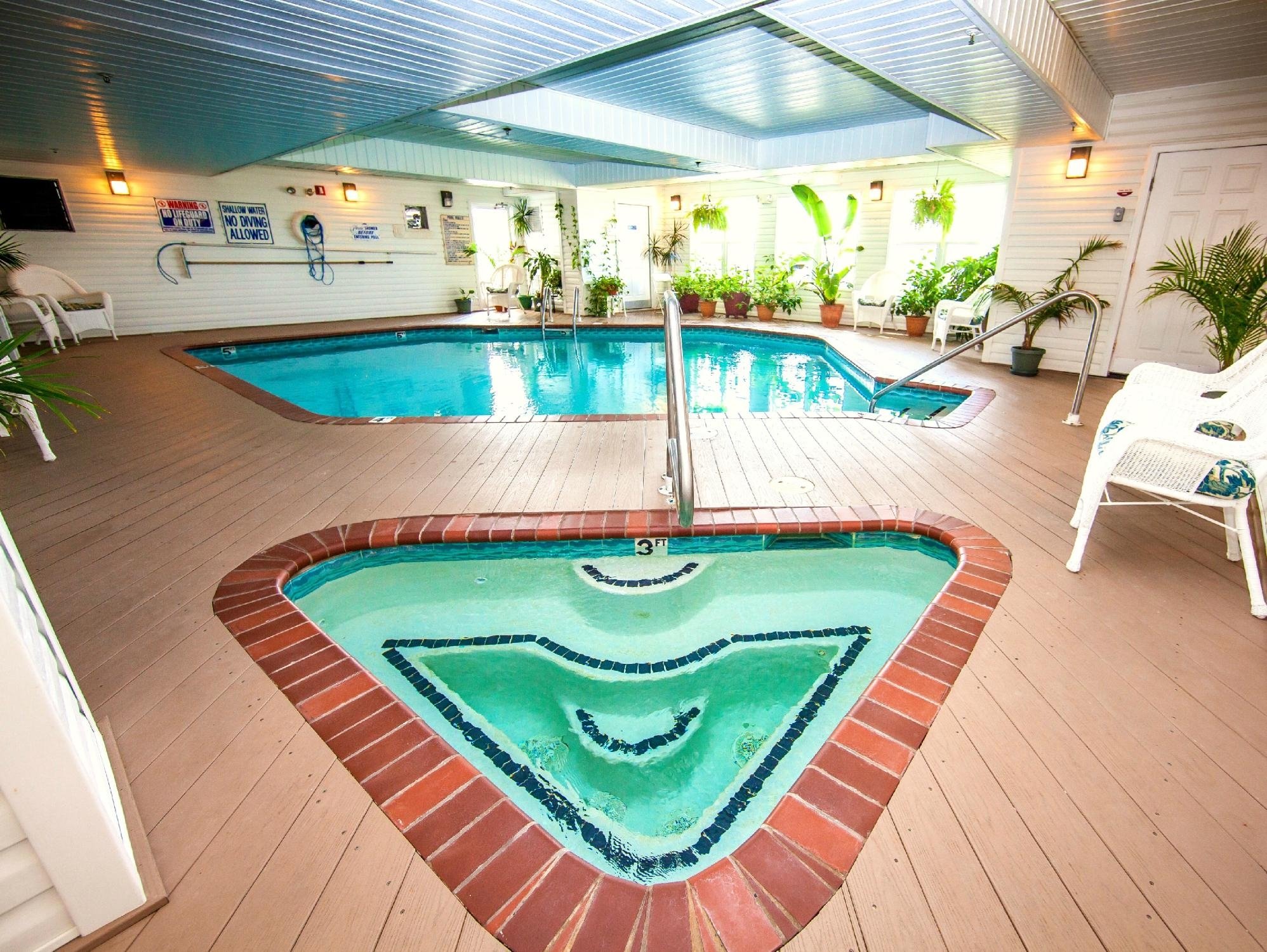 The Islander Inn Indoor Pool Hot Tub Pic