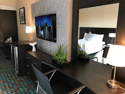  - GreenTree Inn & Suites Alhambra