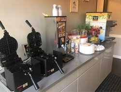  - GreenTree Inn & Suites Alhambra