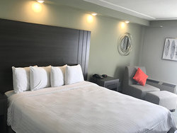  - GreenTree Inn & Suites Alhambra