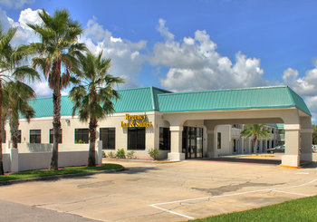 Surf & Sand Lodge