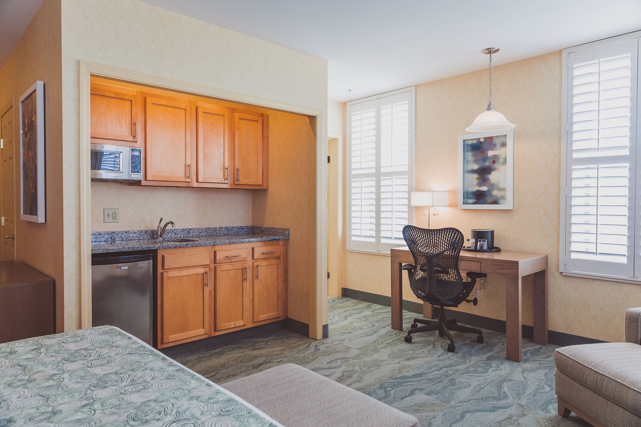 Parkview Hotel-guestroom-King Guest Suite.jpg