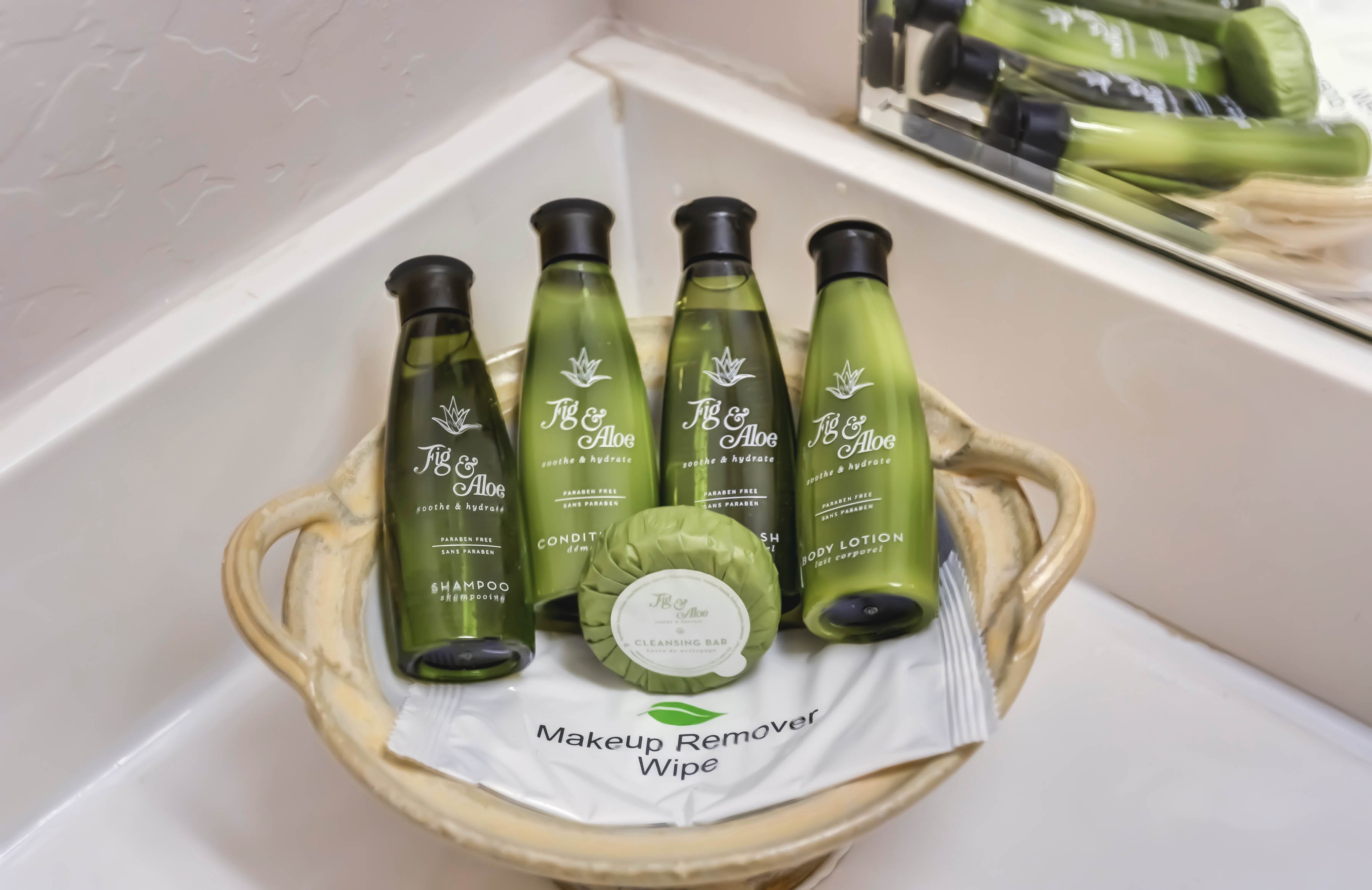FOREST VILLAS HOTEL-guestroom-bathroom amenities.jpg