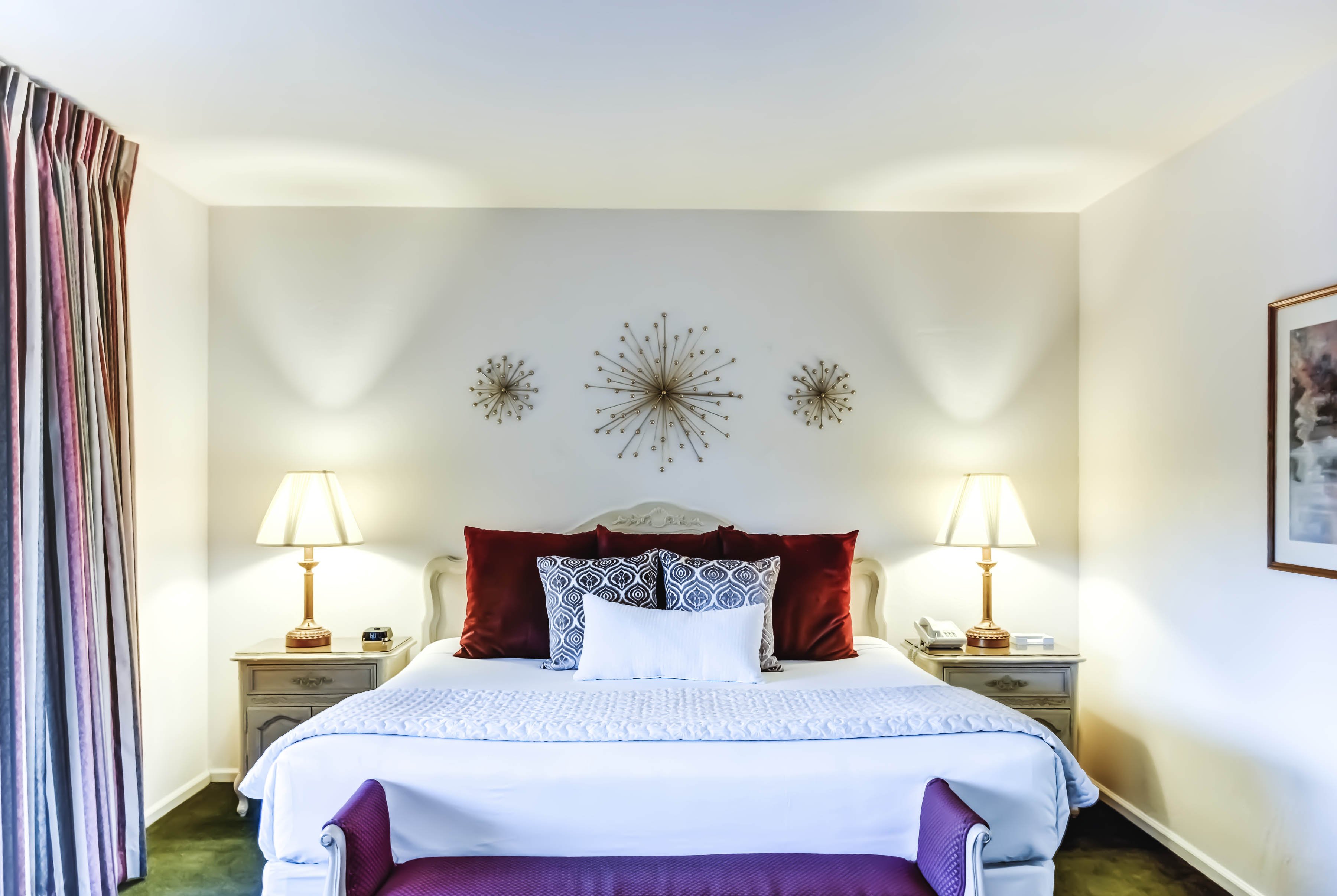 FOREST VILLAS HOTEL-guestroom-bed.jpg