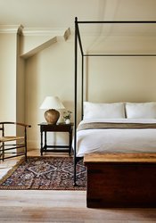  - Inness Hotel & Resort Accord