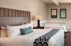  - Cambria Landing Inn & Suites