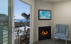  - Cambria Landing Inn & Suites
