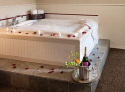  - Cambria Landing Inn & Suites