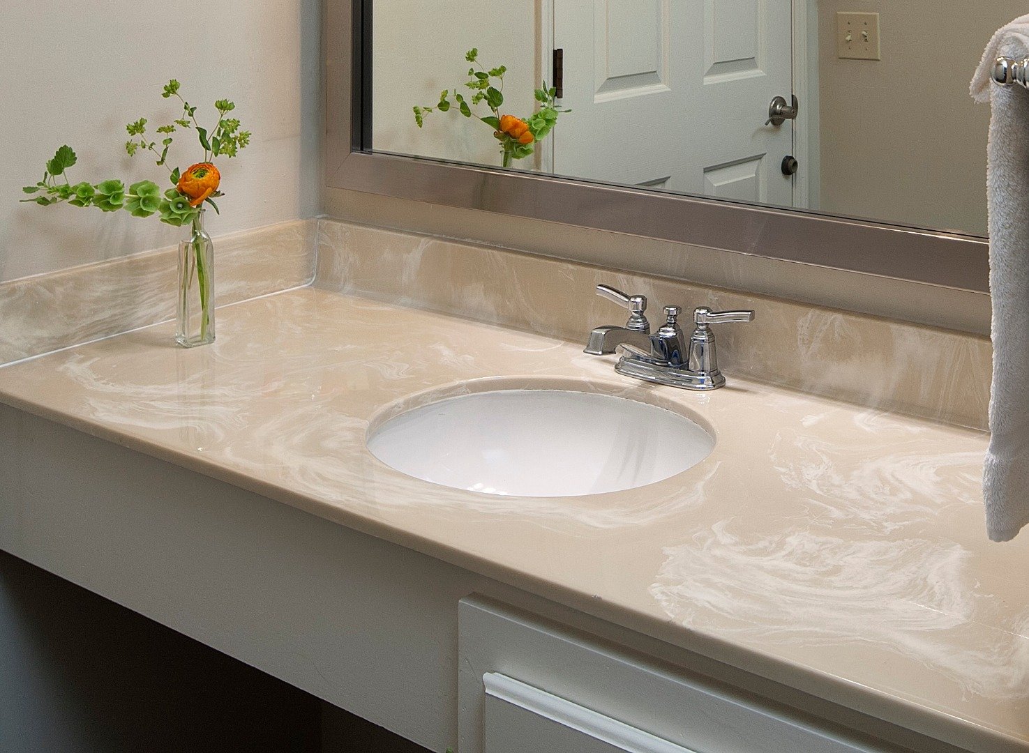 Cambria Landing Inn & Suites-guestroom-bathroom ok pk pq tk tq.jpg
