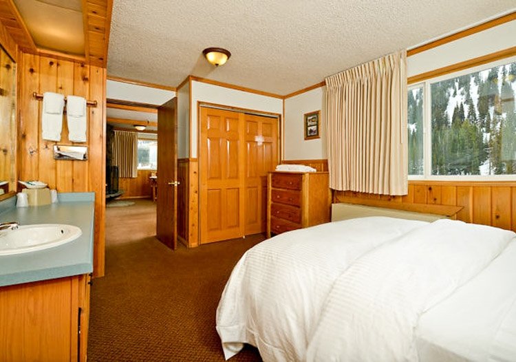 ALTA PERUVIAN LODGE-guestroom-One Bedroom Suite.jpg