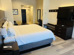  - Holiday Inn Express & Suites Salinas