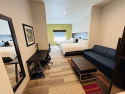  - Holiday Inn Express & Suites Salinas