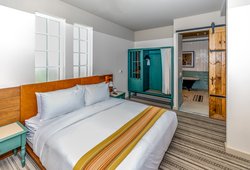  - Texican Court Hotel Irving