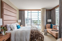  - Drey Hotel the Village Dallas