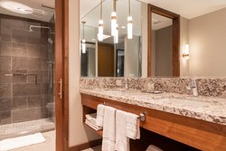  - Drey Hotel the Village Dallas