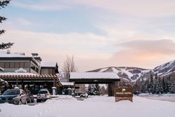  - Park City Peaks Hotel