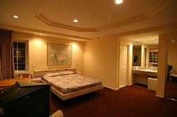  - Wilshire Crest Hotel Los Angeles