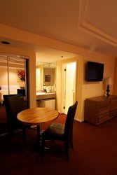  - Wilshire Crest Hotel Los Angeles