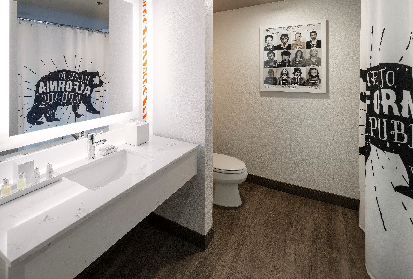 Hotel Hermosa-guestroom-bathroom.jpg
