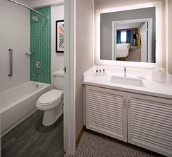  - Kinney Hotel Marina del Rey