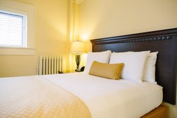  - Plaza Hotel & Apartments Milwaukee