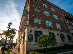  - Plaza Hotel & Apartments Milwaukee