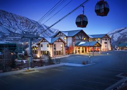  - Hotel Glenwood Springs