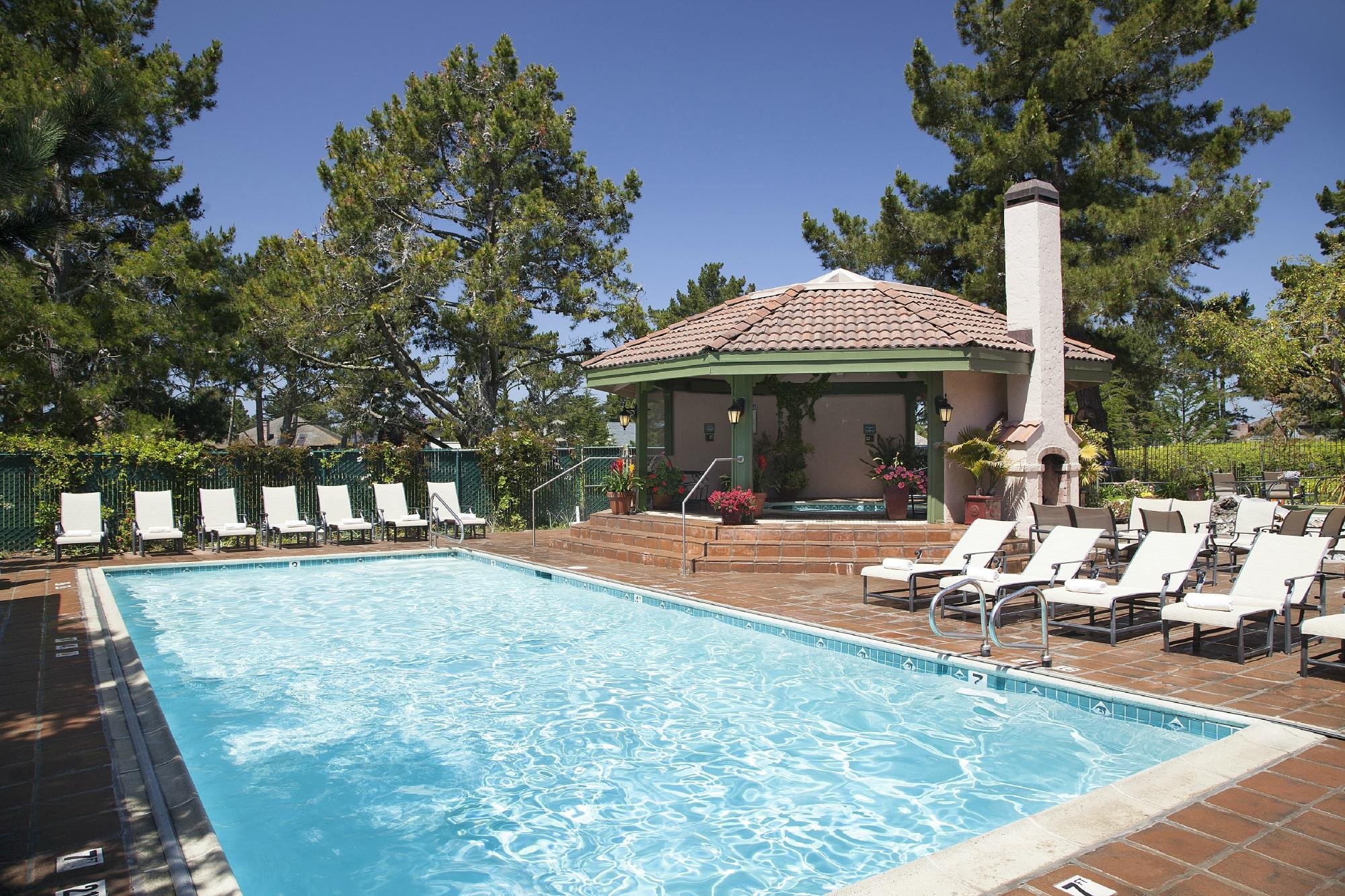 Half Moon Bay Hotels pool