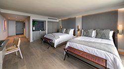  - La Jolla Cove Hotel & Suites